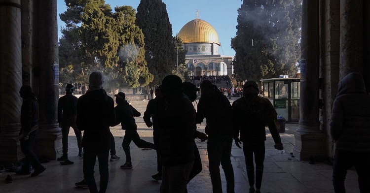 जेरुसेलमको अल-अक्सा मस्जिद परिसरमा झडप हुँदा १२ घाइते