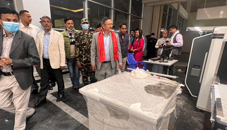 गृहमन्त्री खाणद्वारा गौतमबुद्ध अन्तर्राष्ट्रिय विमानस्थलको निरीक्षण