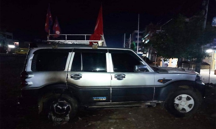 वीरेन्द्रनगरकी उपप्रमुख उम्मेदवार ढकाल चढ्ने सवारीमा आगजनी