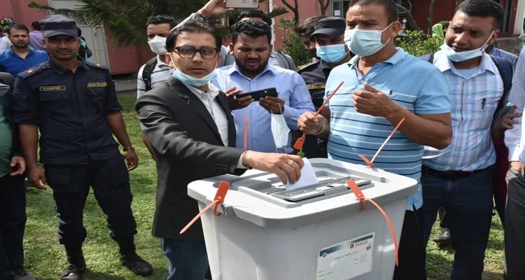 सभागृहमा नमूना मतदान