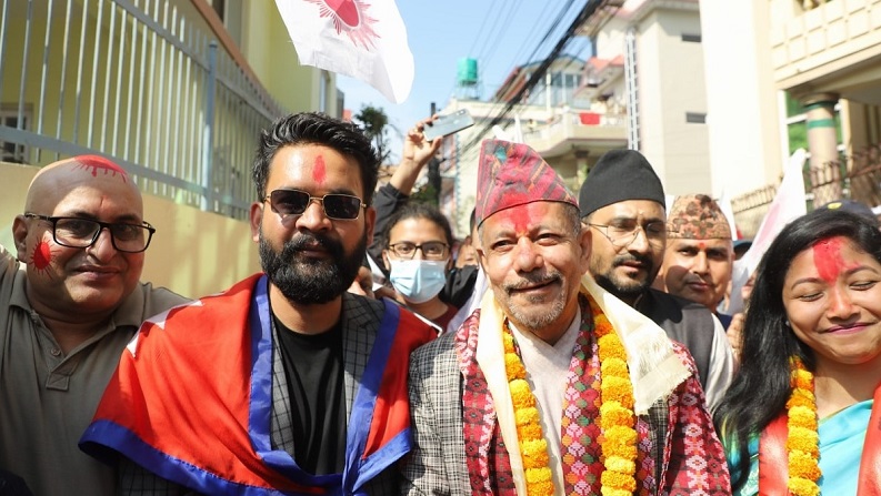 केशव स्थापित र बालेनको अंकलन