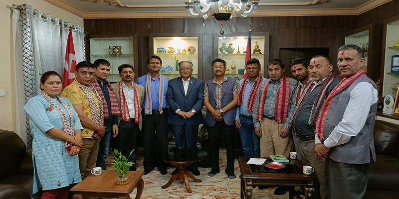 वैद्य माओवादीका नेता ज्ञवाली र बजगाइसहितको टोली माओवादी केन्द्रमा प्रवेश