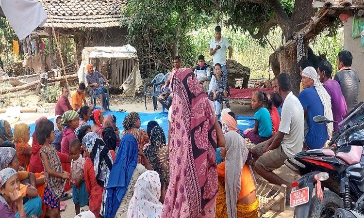 मौन समयको आज्ञा भंग गर्दै चुनाव प्रचारमा व्यस्त बीना मगर