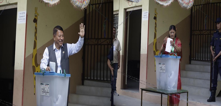 काठमाडौं महानगरकी उम्मेदवार सिर्जना सिंहसँगै प्रकाशमानले गरे मतदान