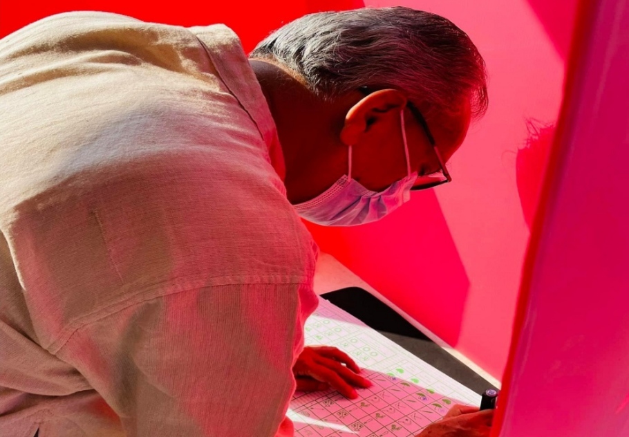 बाबुराम भट्टराईलाई आयोगले सोध्यो २४ घण्टे स्पष्टीकरण