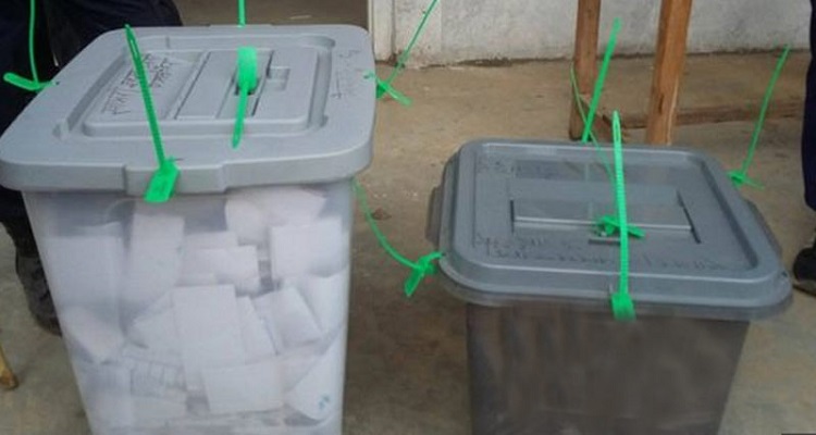 भीमदत्त नगरपालिकामा १०० मतपत्र भनिएको पेटिकामा १२० मत भेटिएपछि …