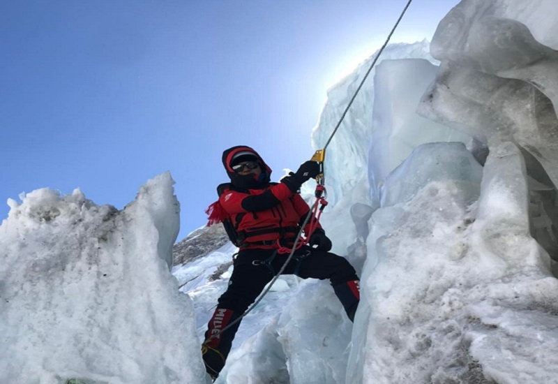 राजु लामाले गरे सगरमाथाको सफल आरोहण