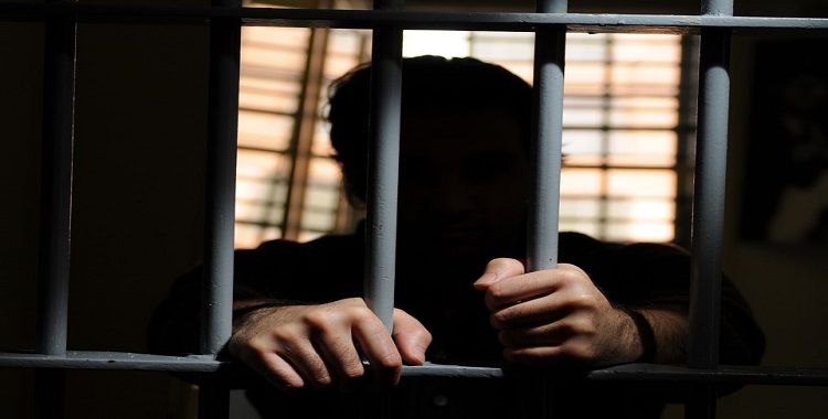 कैदी नम्बर २४१३८३ ?