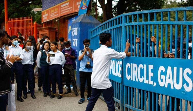 सेन्ट लरेन्सका शिक्षकविरुद्ध तीन विद्यार्थीको जाहेरी, प्रहरीद्धारा अनुसन्धान शुरु