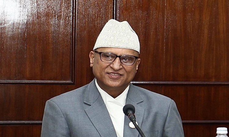 ओलीलाई मन्त्री बडूले टिप्पणी दिएपछि संसदमा एमाले सांसदको विरोध