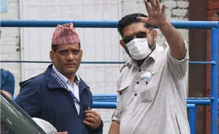 जन्मकैद फैसलाको भोलिपल्ट समातिए पूर्व डीआईजी