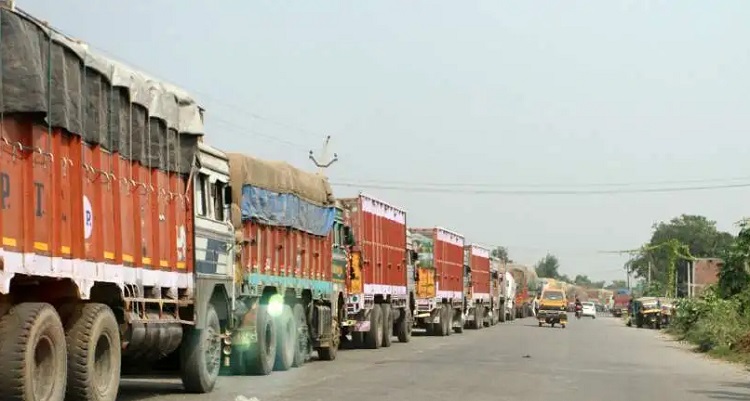 ट्रक व्यवसायीहरू आन्दोलित, भाडादर समायोजनको माग