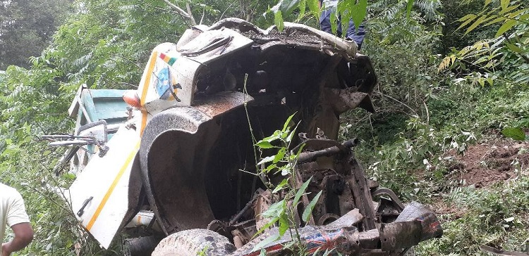 लमजुङको मध्यनेपालमा ट्रिपर दुर्घटना, चार जनाको घटनास्थलमै मृत्यु