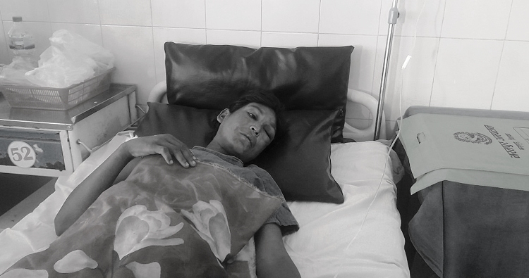 आफ्नै पतिले मलद्वारमा लौरो घुसाउँदा घाइते महिलाको मृत्यु