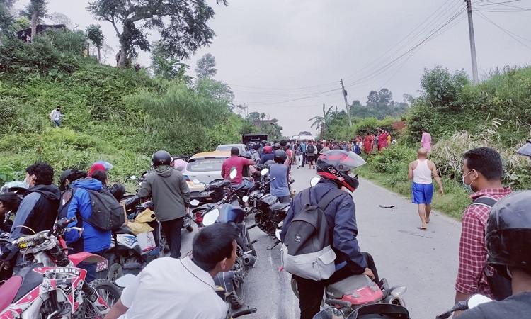 तनहुँमा टिपरले स्कुटरलाई ठक्कर दिँदा एक जनाको मृत्यु