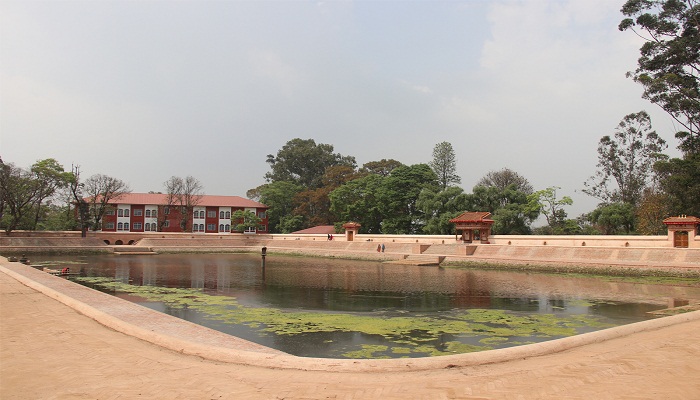 आज विश्व वातावरण दिवस : भक्तपुरमा पोखरीको सरसफाइ