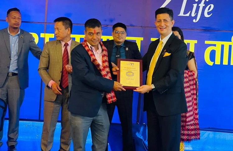 नेशनल लाईफ इन्स्योरेन्सद्धारा एमडिआरटीका बिजेता अभिकर्ताहरुलाई सम्मान