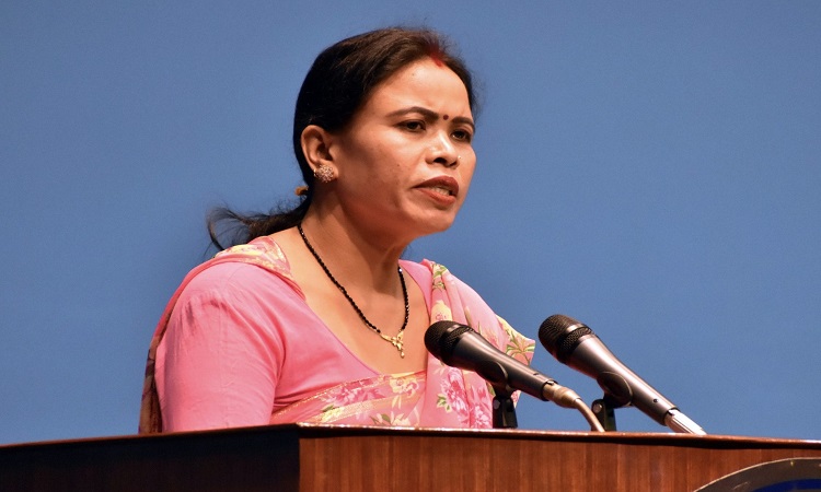 संसदमा गंगा चौधरीकाे प्रश्न- थारु गाउँमा सरकारको लाठीभन्दा गोली बढी किन चल्छ ?