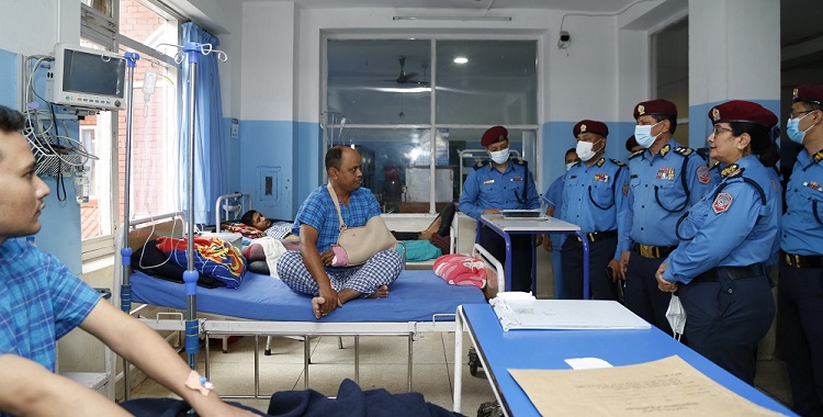 आईजीपी सिंहद्वारा प्रहरी अस्पतालको निरीक्षण