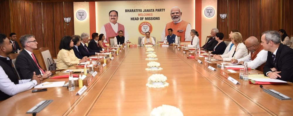 हिंसा भड्किएपछि नेपालसहित १३ देशका राजदूत भाजपा मुख्यालयमा