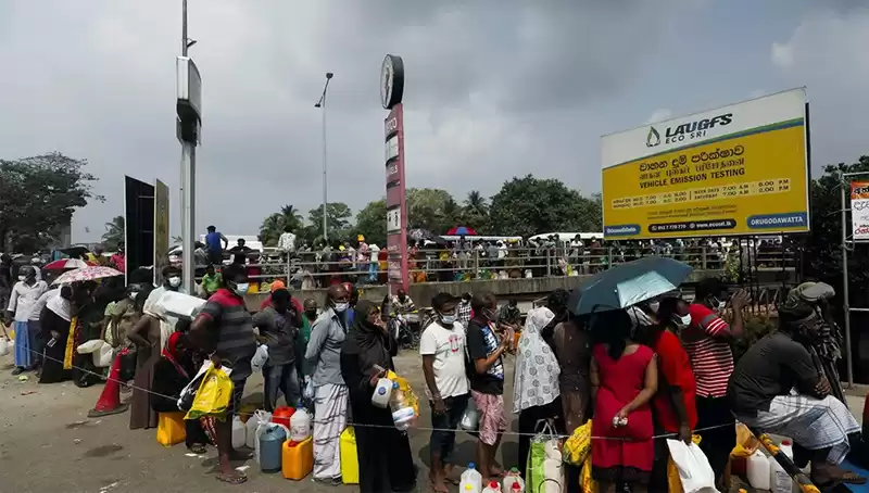 श्रीलंकामा इन्धन संकट बढ्यो, साप्ताहिक कोटा लागु गर्ने घोषणा