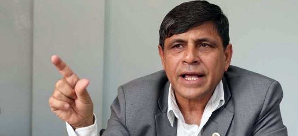 भुसाल बाम एकता बहस चलाउँदै, एमाले कारबाहीको तयारीमा