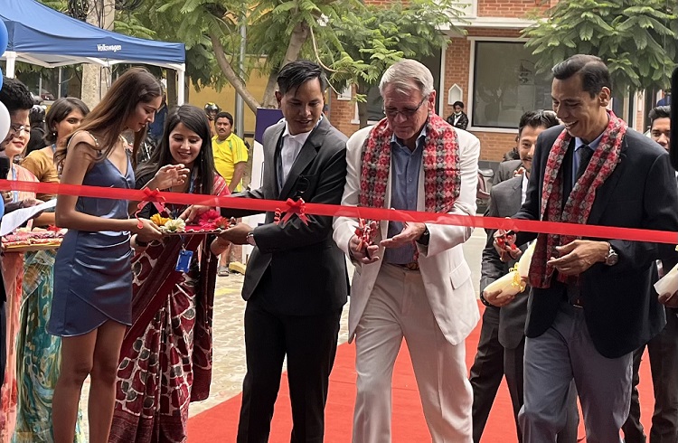 नक्सालमा फक्सवागन गाडीको सुविधा सम्पन्न शोरुम