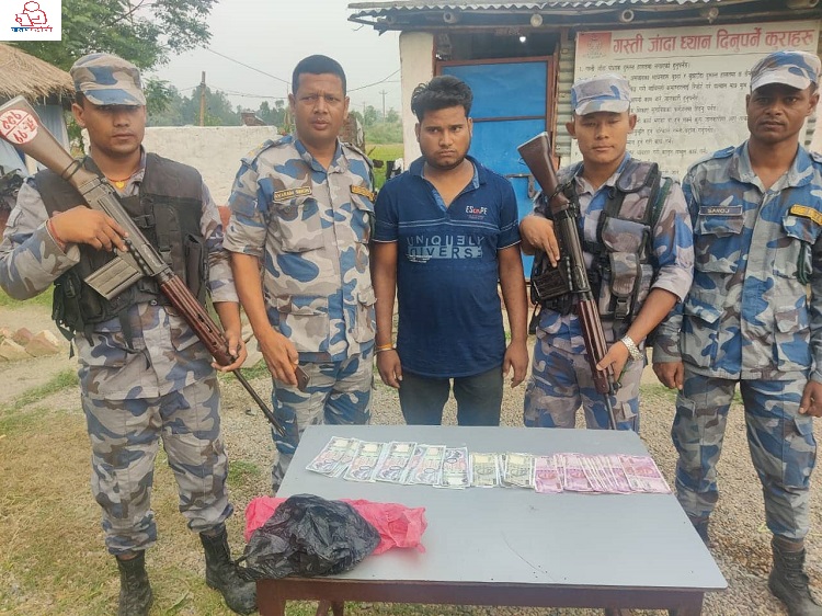 झण्डै डेढ लाख नक्कली रुपैयाँसहित एक भारतीय नागरिक पक्राउ