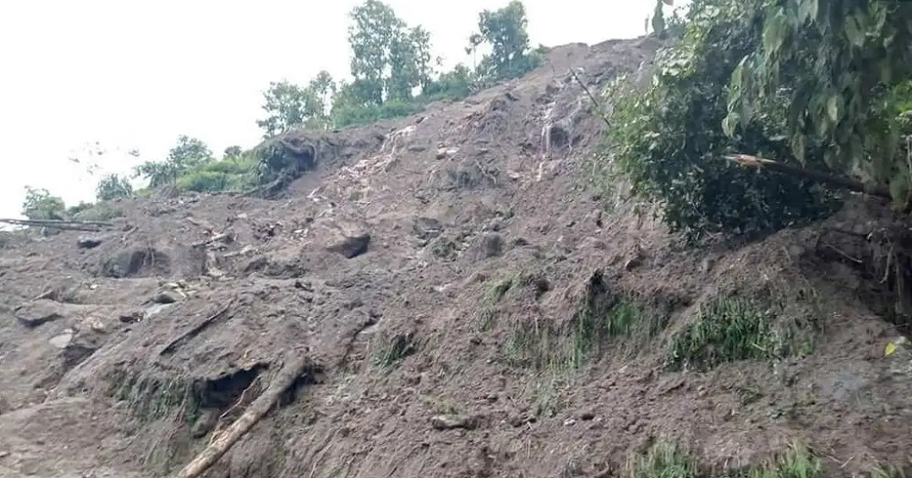 ताप्लेजुङमा पहिरोमा पुरिएर दुई जनाको मृत्यु, दर्जनाैं बिस्थापित