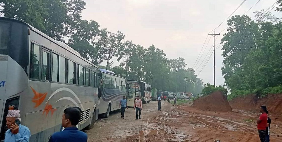 दुम्किबासमा डाइभर्सन बगायो