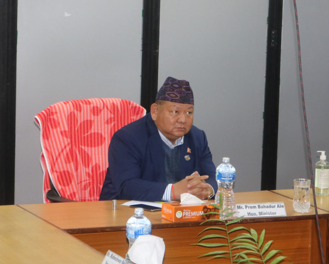 पर्यटनमन्त्री आलेलाई जिम्मेवारीबाट हटाउन पर्यटन व्यवसायीहरूको संयुक्त माग