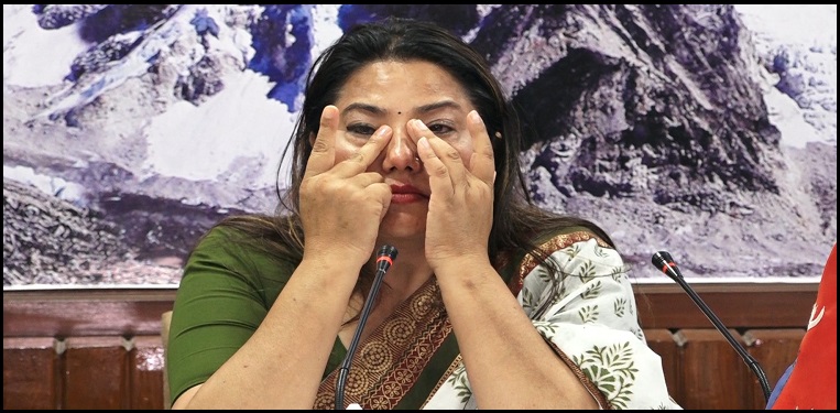 रामकुमारीको  प्रष्टीकरण : पार्टी चलाउन सरकारी योजना बेच्न सकिनँ, मनपरी बजेट नदिँदा ममाथि आक्रमण