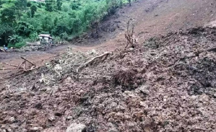 पहिरोले घर भत्किदा बालिकाको मृत्यु