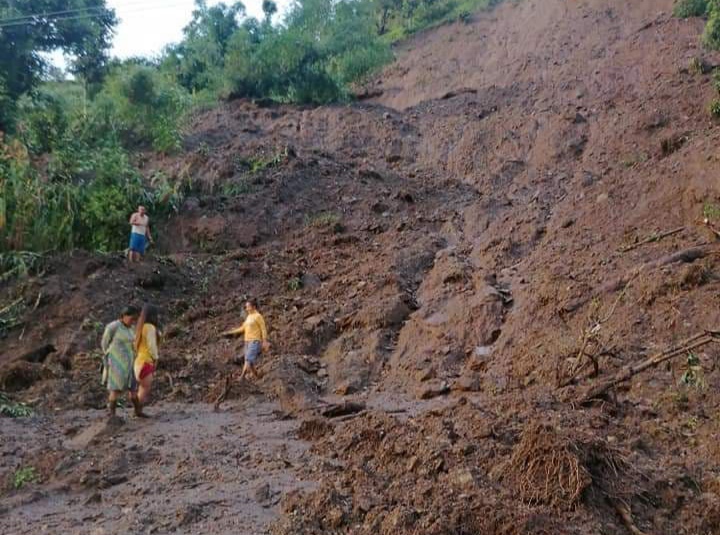 खोटाङमा पहिरो खस्दा घर र चौपाय पुरियो