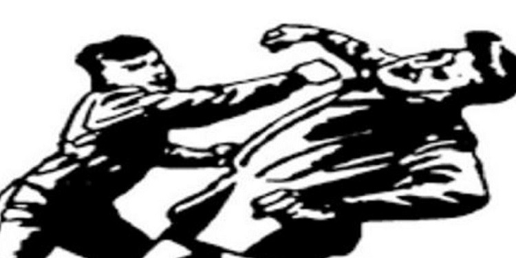 डिएसपीको दाइ हुँ भन्नेले पत्रकारलाई  कुटे