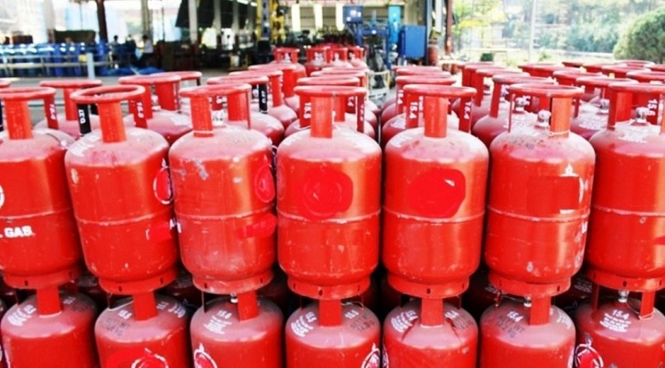 भारतमा ग्यास सिलिन्डरको मूल्य बढ्यो