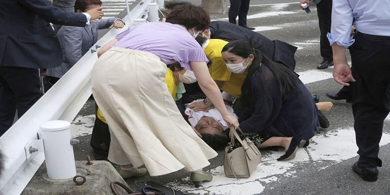 जापानका पूर्वप्रधानमन्त्री सिन्जो आवेमाथि गोली प्रहार