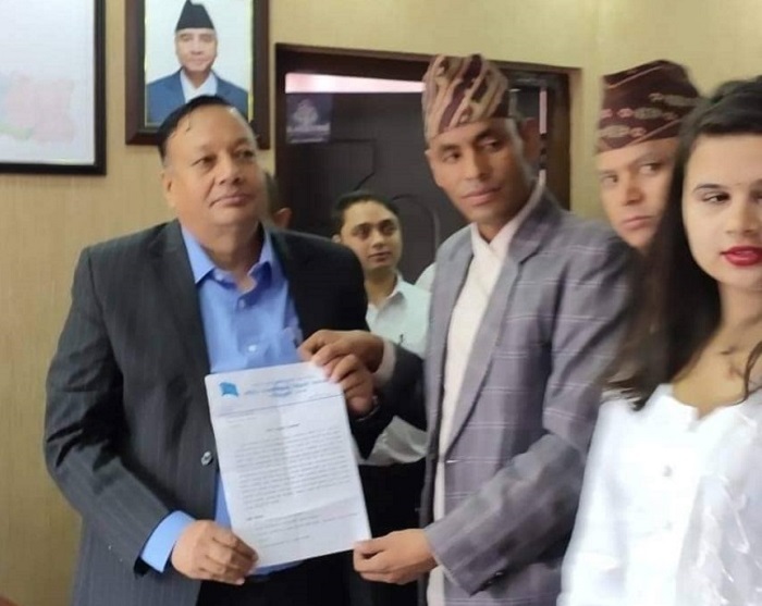 राप्रपाको विद्यार्थी संगठनले शिक्षामन्त्रीलाई ज्ञापनपत्र बुझाए