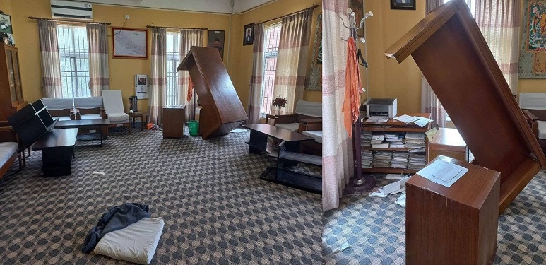 त्रिवि उपकुलपति कार्यालय तोडफोड