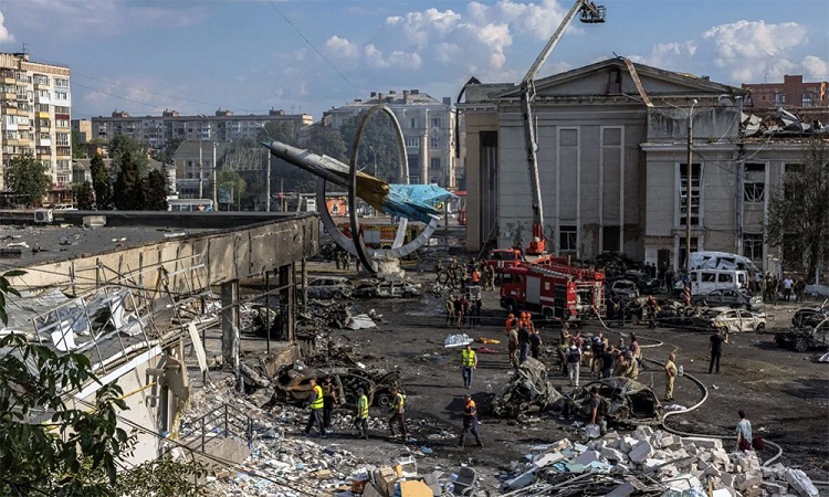 युक्रेनको भिनित्सिया शहरमा रुसद्वारा क्षेप्यास्त्र प्रहार, २३ जनाको मृत्यु