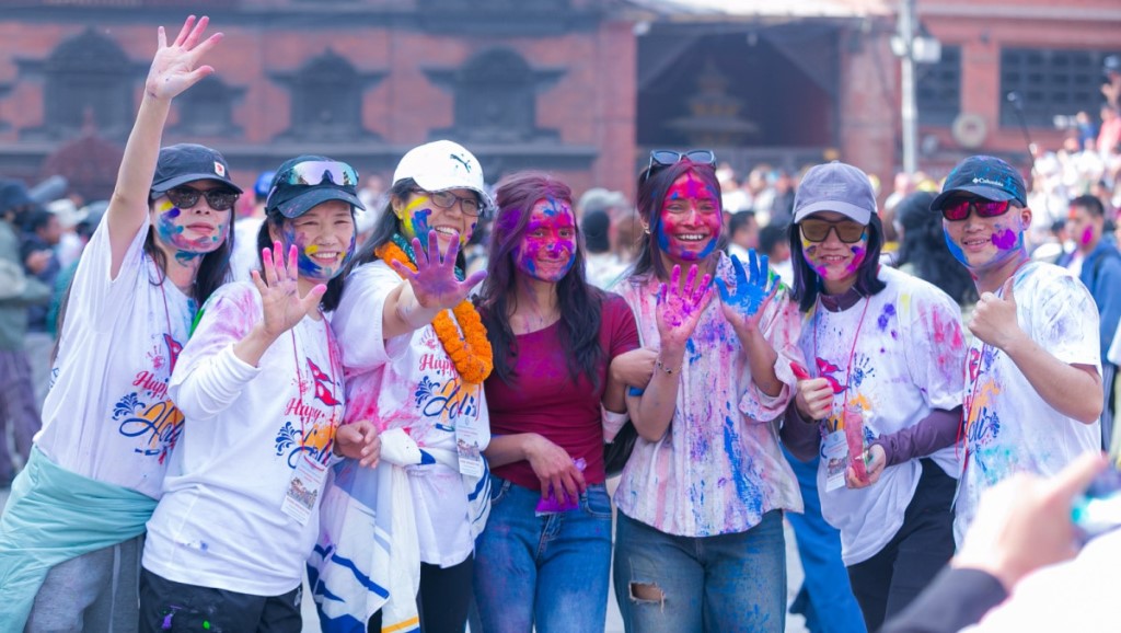 होली पर्वः पहाडमा उल्लास कम, तराईमा कस्तो ?